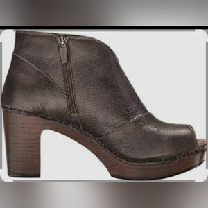 Dansko Womens 9.5 Leather Boots Delphina Metallic Bronze Gold Zip Block Heel